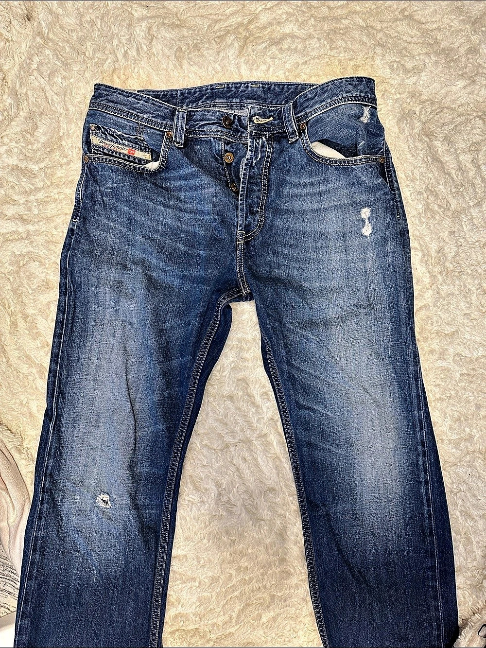 Diesel Larkee-R Relaxed Slim Distressed Jeans in Blue Waist 30 Length 27.5
